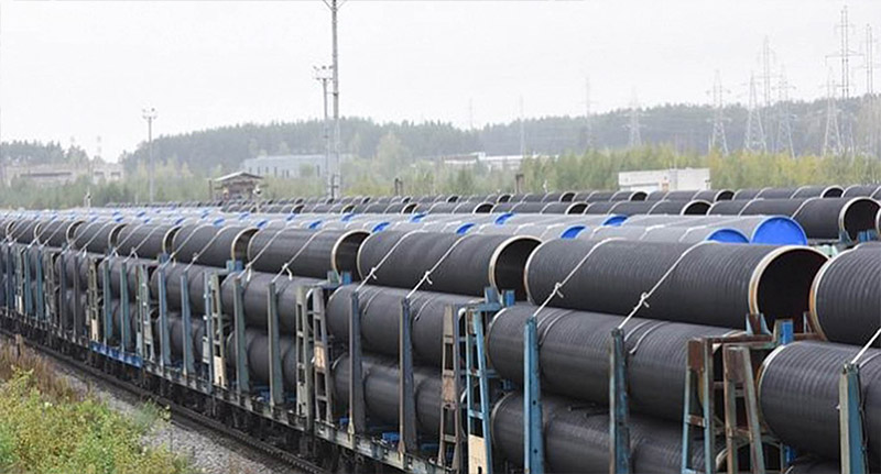 Delivery of pipes by rail